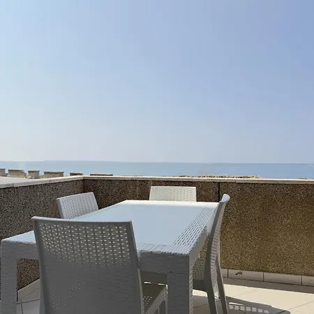 Amare - Sea Front Apartment Gallipoli
