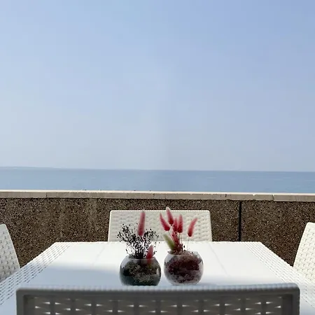Amare - Sea Front Apartment Gallipoli
