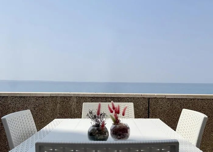 Amare - Sea Front Apartment Gallipoli